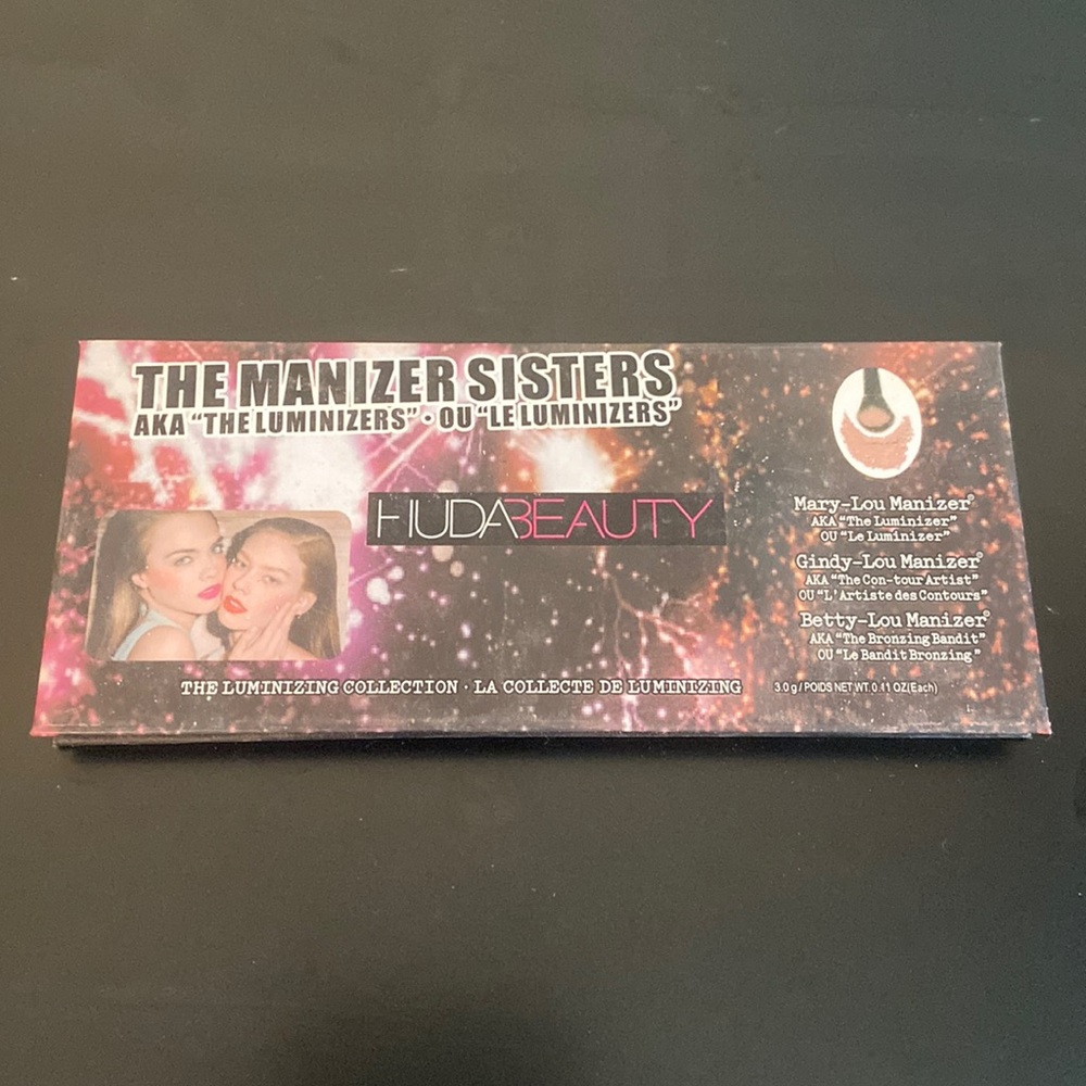 Huda beauty blush pallet